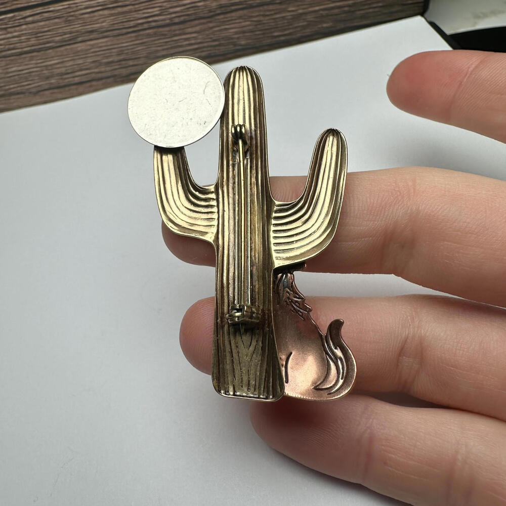 Moon Over Desert Cactus With Howling Coyote Metal Brooch Pin Tri Tone Rustic - Picture 3 of 10